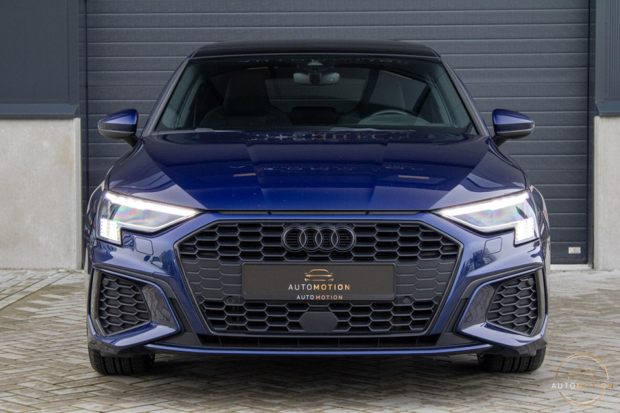 Audi A3 35 TFSI PANO S LINE LEDER CAMERA ELEKTRISCHE STOELEN