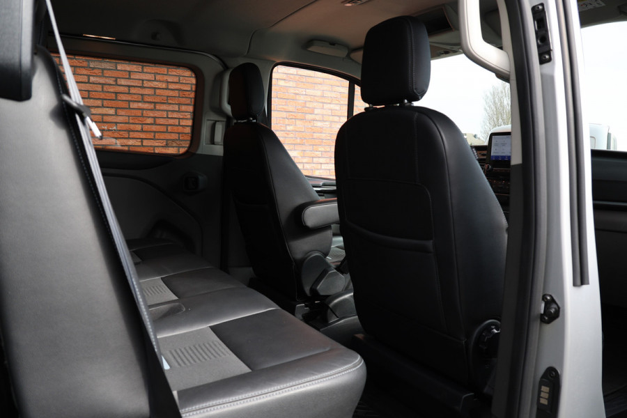 Ford Transit Custom 320 2.0 TDCI 170 PK L2H1 Active DC | Dubbel Cabine | ACC | BLIS | Elek stoelen | Lederen bekleding | CarPlay | Camera | Navigati | Trekhaak | DAB | Stoelverwarming | Nieuwe APK | 5-Zitter