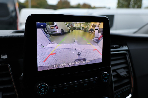 Ford Transit Custom 320 2.0 TDCI 170 PK L2H1 Active DC | Dubbel Cabine | ACC | BLIS | Elek stoelen | Lederen bekleding | CarPlay | Camera | Navigati | Trekhaak | DAB | Stoelverwarming | Nieuwe APK | 5-Zitter