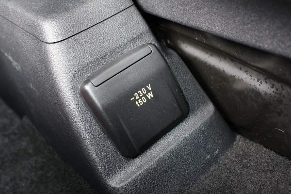 Ford Transit Custom 320 2.0 TDCI 170 PK L2H1 Active DC | Dubbel Cabine | ACC | BLIS | Elek stoelen | Lederen bekleding | CarPlay | Camera | Navigati | Trekhaak | DAB | Stoelverwarming | Nieuwe APK | 5-Zitter