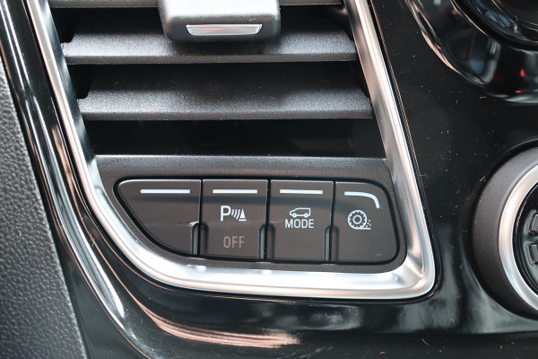 Ford Transit Custom 320 2.0 TDCI 170 PK L2H1 Active DC | Dubbel Cabine | ACC | BLIS | Elek stoelen | Lederen bekleding | CarPlay | Camera | Navigati | Trekhaak | DAB | Stoelverwarming | Nieuwe APK | 5-Zitter