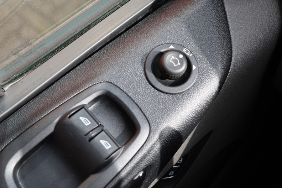 Ford Transit Custom 320 2.0 TDCI 170 PK L2H1 Active DC | Dubbel Cabine | ACC | BLIS | Elek stoelen | Lederen bekleding | CarPlay | Camera | Navigati | Trekhaak | DAB | Stoelverwarming | Nieuwe APK | 5-Zitter