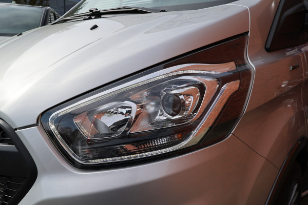 Ford Transit Custom 320 2.0 TDCI 170 PK L2H1 Active DC | Dubbel Cabine | ACC | BLIS | Elek stoelen | Lederen bekleding | CarPlay | Camera | Navigati | Trekhaak | DAB | Stoelverwarming | Nieuwe APK | 5-Zitter