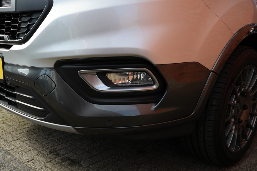 Ford Transit Custom 320 2.0 TDCI 170 PK L2H1 Active DC | Dubbel Cabine | ACC | BLIS | Elek stoelen | Lederen bekleding | CarPlay | Camera | Navigati | Trekhaak | DAB | Stoelverwarming | Nieuwe APK | 5-Zitter