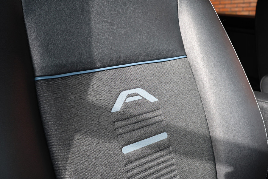 Ford Transit Custom 320 2.0 TDCI 170 PK L2H1 Active DC | Dubbel Cabine | ACC | BLIS | Elek stoelen | Lederen bekleding | CarPlay | Camera | Navigati | Trekhaak | DAB | Stoelverwarming | Nieuwe APK | 5-Zitter