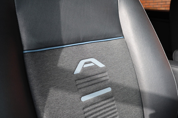 Ford Transit Custom 320 2.0 TDCI 170 PK L2H1 Active DC | Dubbel Cabine | ACC | BLIS | Elek stoelen | Lederen bekleding | CarPlay | Camera | Navigati | Trekhaak | DAB | Stoelverwarming | Nieuwe APK | 5-Zitter
