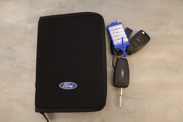 Ford Transit Custom 320 2.0 TDCI 170 PK L2H1 Active DC | Dubbel Cabine | ACC | BLIS | Elek stoelen | Lederen bekleding | CarPlay | Camera | Navigati | Trekhaak | DAB | Stoelverwarming | Nieuwe APK | 5-Zitter