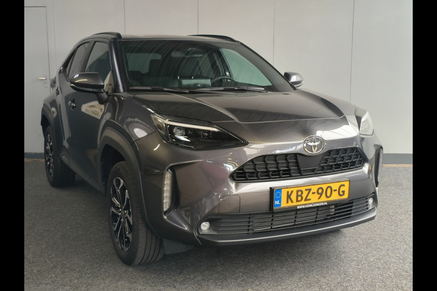 Toyota Yaris Cross 1.5 Hybrid 115 First Edition Rijklaar + Fabrieksgarantie Henk Jongen Auto's in Helmond,  al 50 jaar service zoals 't hoort!