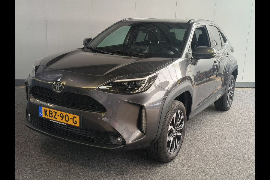 Toyota Yaris Cross 1.5 Hybrid 115 First Edition Rijklaar + Fabrieksgarantie Henk Jongen Auto's in Helmond,  al 50 jaar service zoals 't hoort!