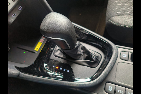 Toyota Yaris Cross 1.5 Hybrid 115 First Edition Rijklaar + Fabrieksgarantie Henk Jongen Auto's in Helmond,  al 50 jaar service zoals 't hoort!