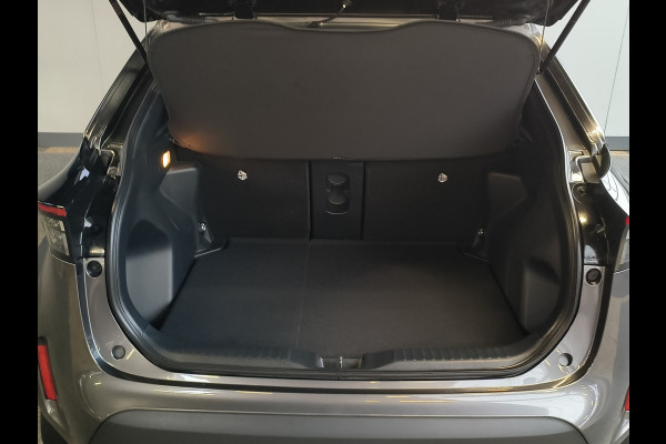 Toyota Yaris Cross 1.5 Hybrid 115 First Edition Rijklaar + Fabrieksgarantie Henk Jongen Auto's in Helmond,  al 50 jaar service zoals 't hoort!