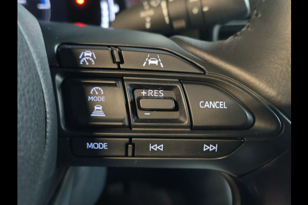 Toyota Yaris Cross 1.5 Hybrid 115 First Edition Rijklaar + Fabrieksgarantie Henk Jongen Auto's in Helmond,  al 50 jaar service zoals 't hoort!