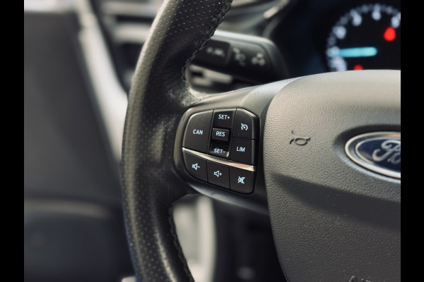 Ford Fiesta 1.0 EcoBoost ST-Line | Panorama | WinterPack | NAP