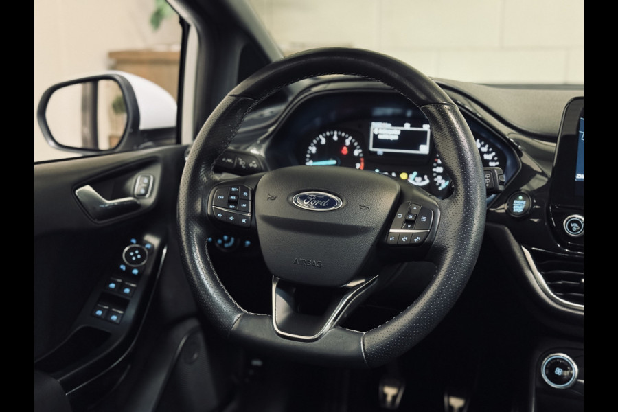 Ford Fiesta 1.0 EcoBoost ST-Line | Panorama | WinterPack | NAP