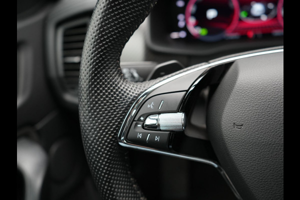 Škoda Kodiaq 1.5 TSI Sportline Business 150pk DSG | Trekhaak Af Fabriek | Adaptive Cruise | Camera | Alcantara Sportstoelen Memory & Verwarmd | Keyless | Sfeerverlichting | Apple Carplay | Virtual | Navigatie | DAB |