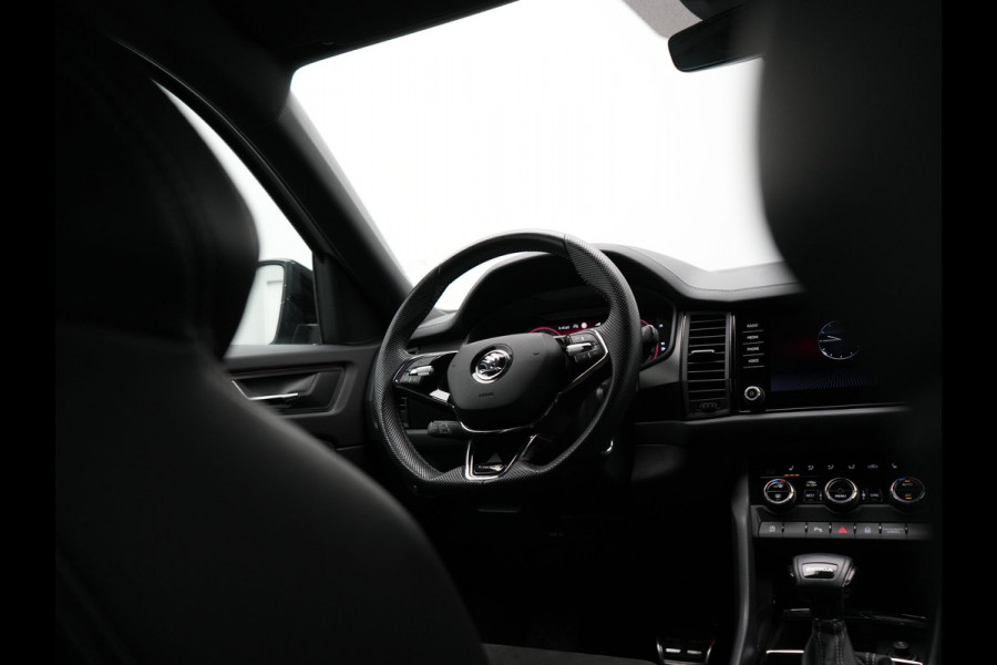 Škoda Kodiaq 1.5 TSI Sportline Business 150pk DSG | Trekhaak Af Fabriek | Adaptive Cruise | Camera | Alcantara Sportstoelen Memory & Verwarmd | Keyless | Sfeerverlichting | Apple Carplay | Virtual | Navigatie | DAB |