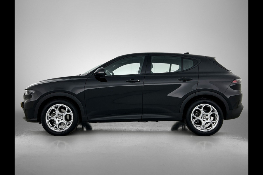 Alfa Romeo Tonale 1.5T 131PK Automaat Sprint / Pdc.V+A / Stoel+Stuur verwarming / Navigatie / Lmv / Adaptive Cruise / Carplay / Apk 10-2027