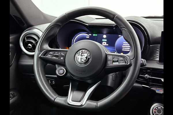 Alfa Romeo Tonale 1.5T 131PK Automaat Sprint / Pdc.V+A / Stoel+Stuur verwarming / Navigatie / Lmv / Adaptive Cruise / Carplay / Apk 10-2027