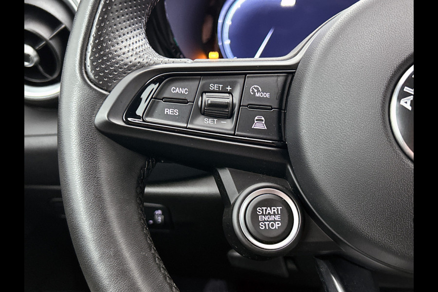 Alfa Romeo Tonale 1.5T 131PK Automaat Sprint / Pdc.V+A / Stoel+Stuur verwarming / Navigatie / Lmv / Adaptive Cruise / Carplay / Apk 10-2027
