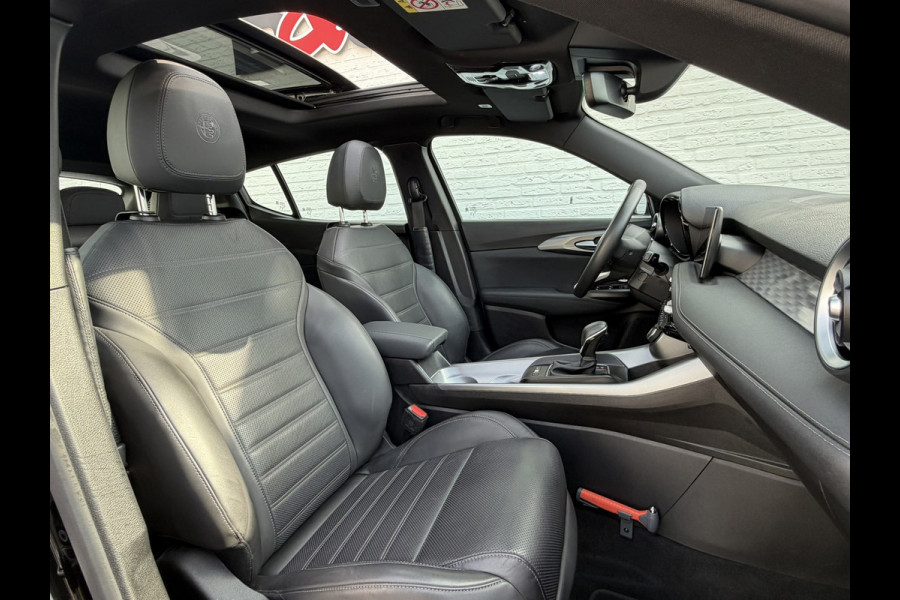 Alfa Romeo Tonale 1.5T Hybrid Ti Panorama Pdc+Camera Carplay Cruise Mem. Seats Stoelverwarming/ventilatie Stuurverwarming