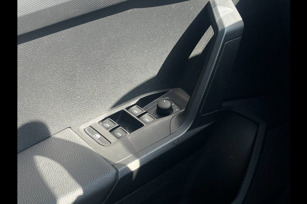 Seat Ibiza 1.0 TSI Flex| PDC | Camera | Navi | Carplay |