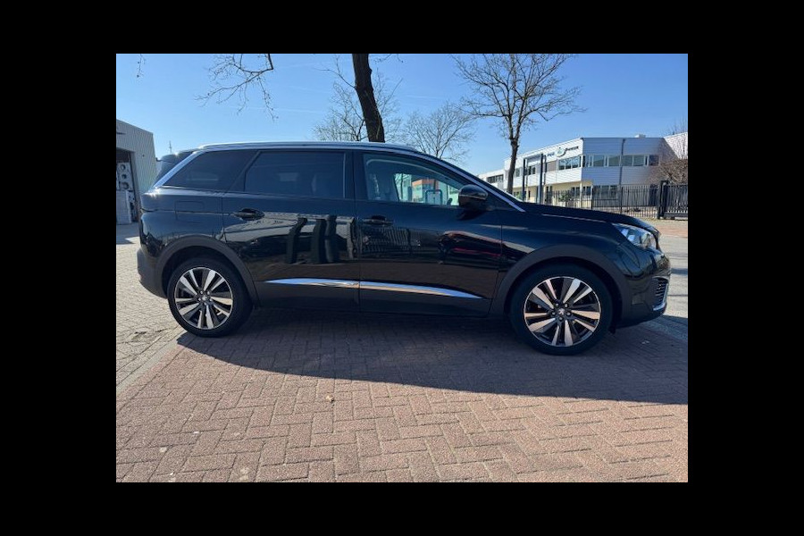 Peugeot 5008 1.2 PureTech Allure 7 Persoons Airco/ECC,Cruisecontrol,Navigatie,Half Leder