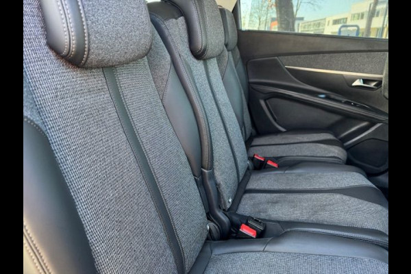 Peugeot 5008 1.2 PureTech Allure 7 Persoons Airco/ECC,Cruisecontrol,Navigatie,Half Leder
