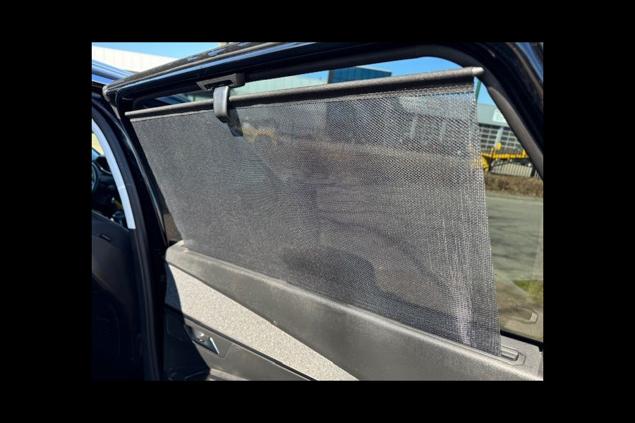 Peugeot 5008 1.2 PureTech Allure 7 Persoons Airco/ECC,Cruisecontrol,Navigatie,Half Leder