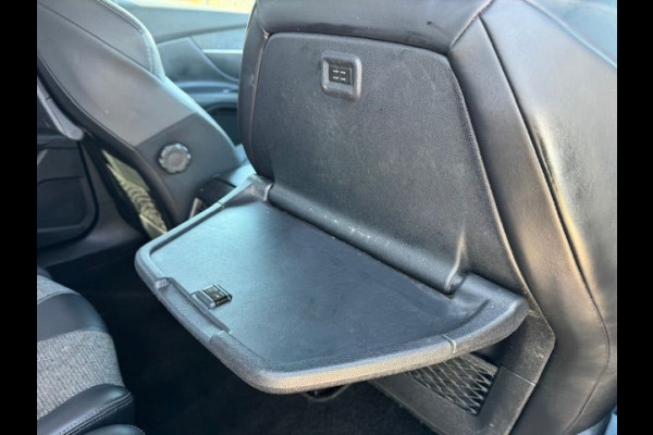 Peugeot 5008 1.2 PureTech Allure 7 Persoons Airco/ECC,Cruisecontrol,Navigatie,Half Leder