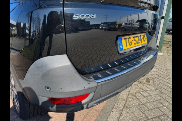 Peugeot 5008 1.2 PureTech Allure 7 Persoons Airco/ECC,Cruisecontrol,Navigatie,Half Leder