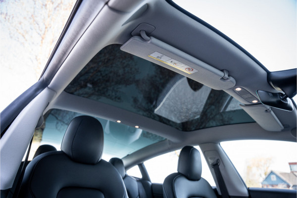 Tesla Model 3 Standard RWD Plus 60 kWh ** Autopilot ** Trekhaak