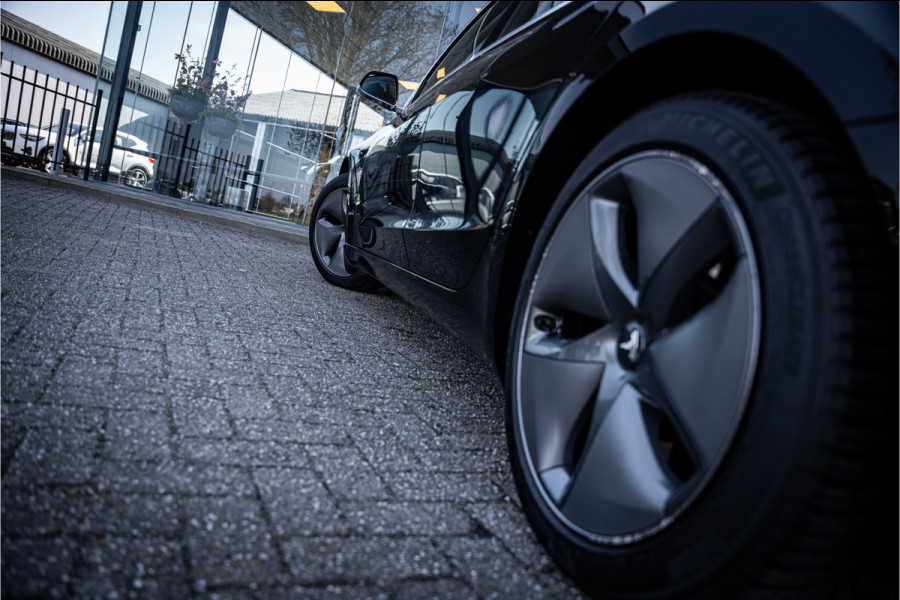 Tesla Model 3 Standard RWD Plus 60 kWh ** Autopilot ** Trekhaak