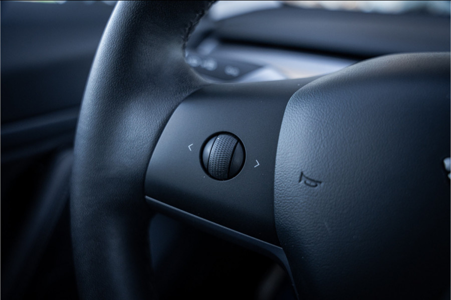 Tesla Model 3 Standard RWD Plus 60 kWh ** Autopilot ** Trekhaak