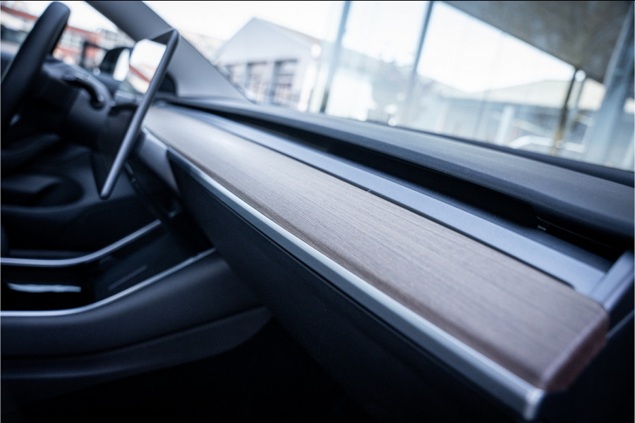 Tesla Model 3 Standard RWD Plus 60 kWh ** Autopilot ** Trekhaak