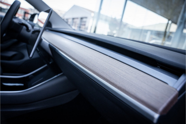 Tesla Model 3 Standard RWD Plus 60 kWh ** Autopilot ** Trekhaak
