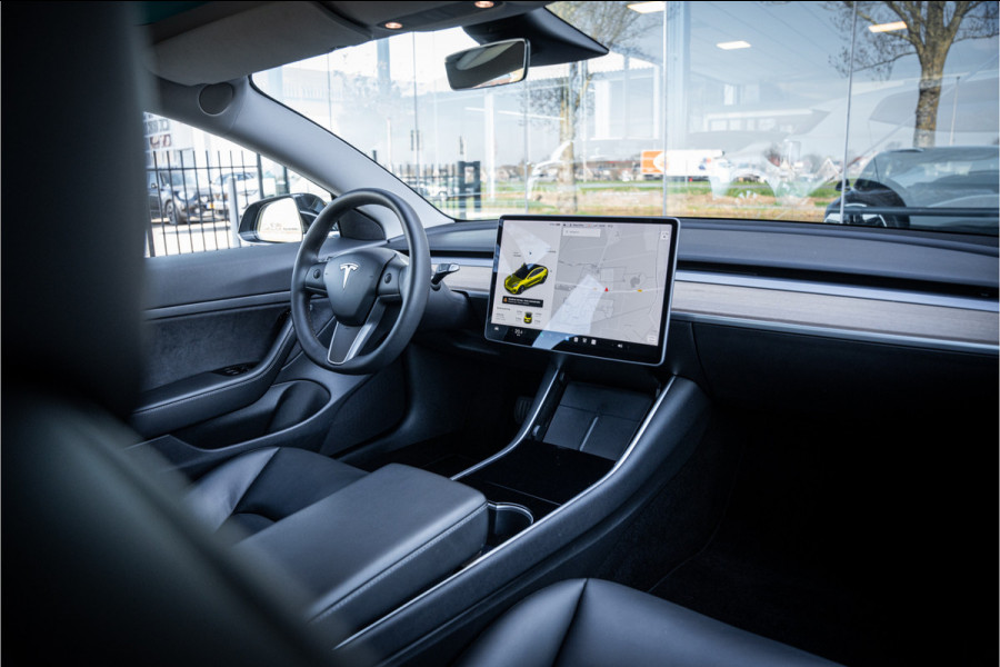 Tesla Model 3 Standard RWD Plus 60 kWh ** Autopilot ** Trekhaak