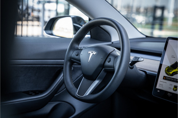 Tesla Model 3 Standard RWD Plus 60 kWh ** Autopilot ** Trekhaak