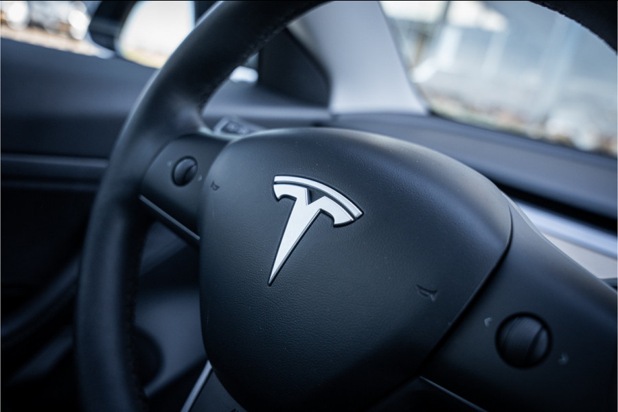 Tesla Model 3 Standard RWD Plus 60 kWh ** Autopilot ** Trekhaak