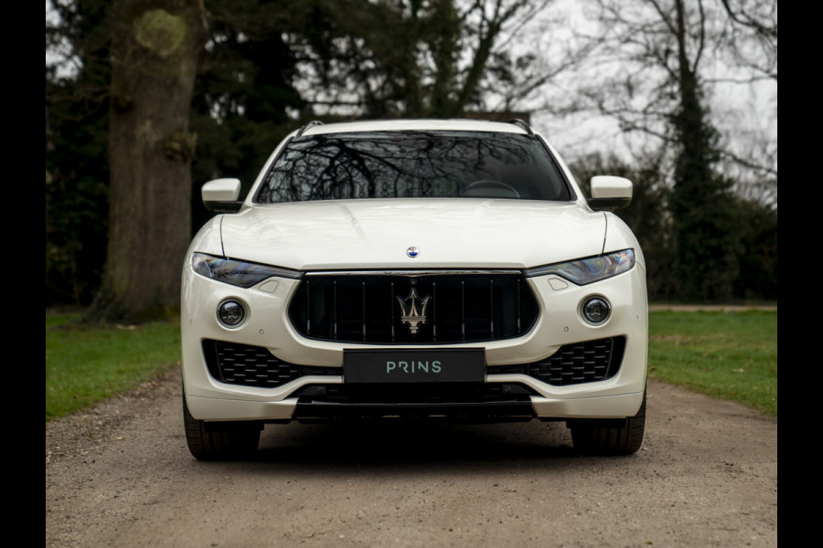Maserati Levante 3.0 V6 Modena S AWD | Pano-dak | Harman/Kardon | Luchtvering | Carbon interieur