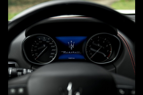 Maserati Levante 3.0 V6 Modena S AWD | Pano-dak | Harman/Kardon | Luchtvering | Carbon interieur