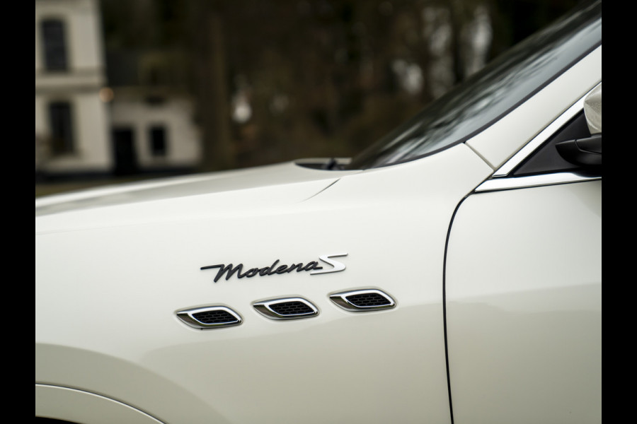 Maserati Levante 3.0 V6 Modena S AWD | Pano-dak | Harman/Kardon | Luchtvering | Carbon interieur