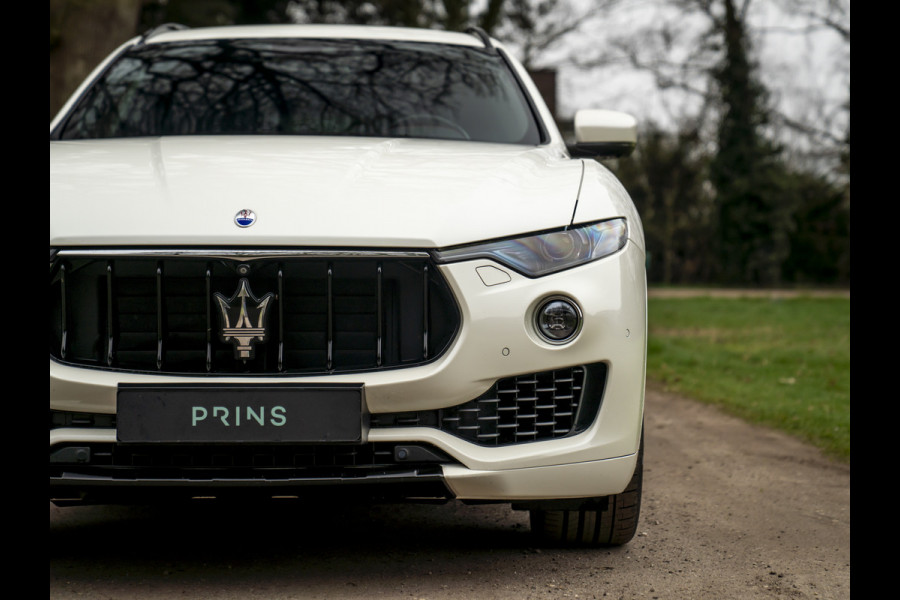 Maserati Levante 3.0 V6 Modena S AWD | Pano-dak | Harman/Kardon | Luchtvering | Carbon interieur
