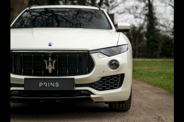 Maserati Levante 3.0 V6 Modena S AWD | Pano-dak | Harman/Kardon | Luchtvering | Carbon interieur
