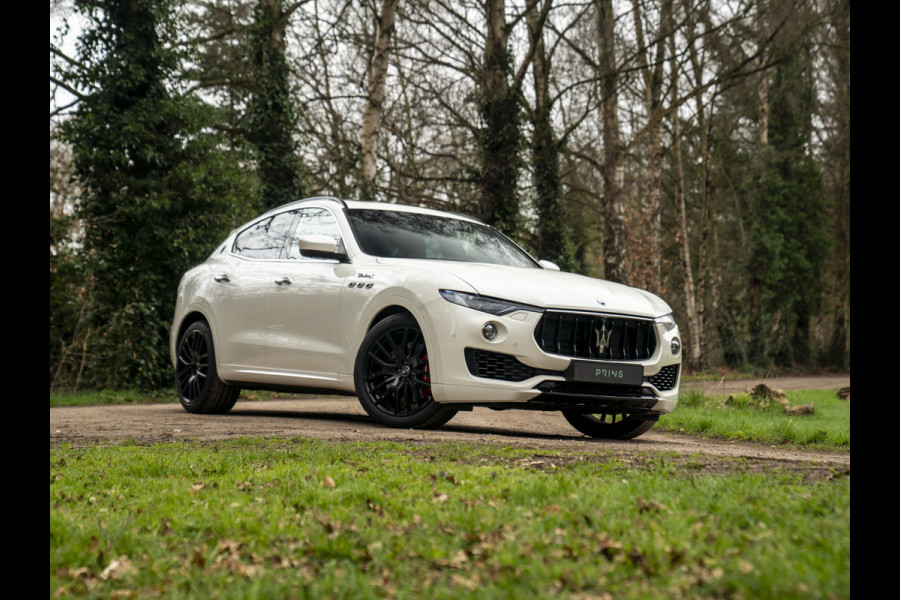 Maserati Levante 3.0 V6 Modena S AWD | Pano-dak | Harman/Kardon | Luchtvering | Carbon interieur