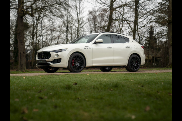 Maserati Levante 3.0 V6 Modena S AWD | Pano-dak | Harman/Kardon | Luchtvering | Carbon interieur