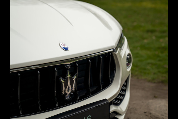 Maserati Levante 3.0 V6 Modena S AWD | Pano-dak | Harman/Kardon | Luchtvering | Carbon interieur