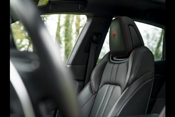 Maserati Levante 3.0 V6 Modena S AWD | Pano-dak | Harman/Kardon | Luchtvering | Carbon interieur