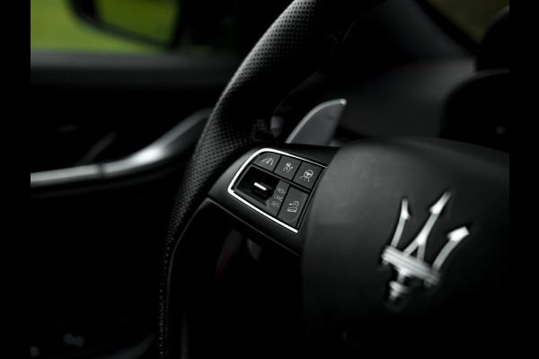 Maserati Levante 3.0 V6 Modena S AWD | Pano-dak | Harman/Kardon | Luchtvering | Carbon interieur