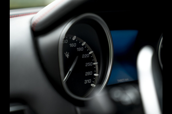 Maserati Levante 3.0 V6 Modena S AWD | Pano-dak | Harman/Kardon | Luchtvering | Carbon interieur