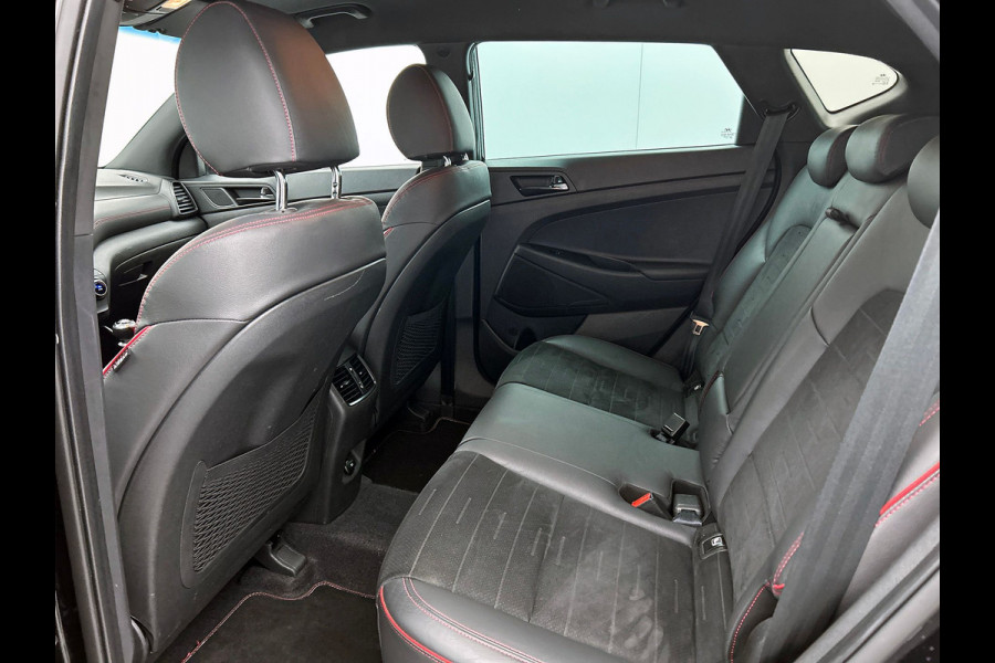 Hyundai Tucson 1.6 CRDi 136PK N-Line / Trekhaak / Navigatie / Camera / 1/2Leder / Airco-ecc./ Stoelverwarming / Apk 01-2027